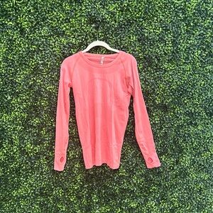 Lululemon  shirt  sizes 6